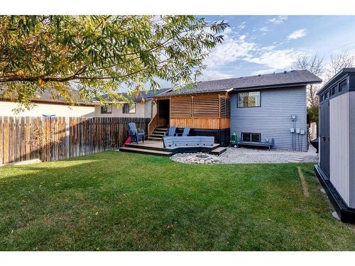 43 Berkshire Road Nw, Calgary, AB - Outdoor