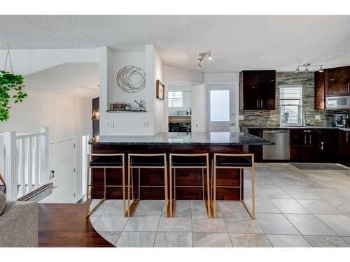 43 Berkshire Road Nw, Calgary, AB - Indoor Photo Showing Kitchen