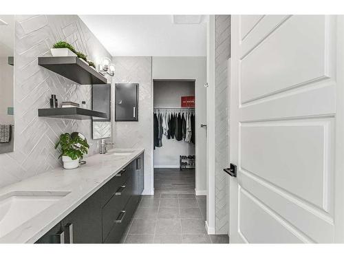 402-4150 Seton Drive Se, Calgary, AB - Indoor Photo Showing Bathroom