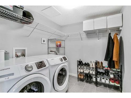 402-4150 Seton Drive Se, Calgary, AB - Indoor Photo Showing Laundry Room