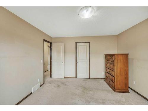 1920 New Brighton Drive Se, Calgary, AB - Indoor Photo Showing Other Room