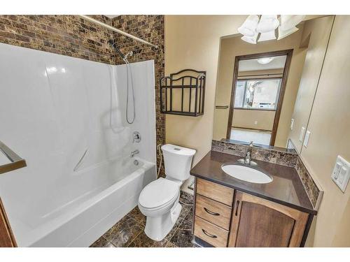 1920 New Brighton Drive Se, Calgary, AB - Indoor Photo Showing Bathroom