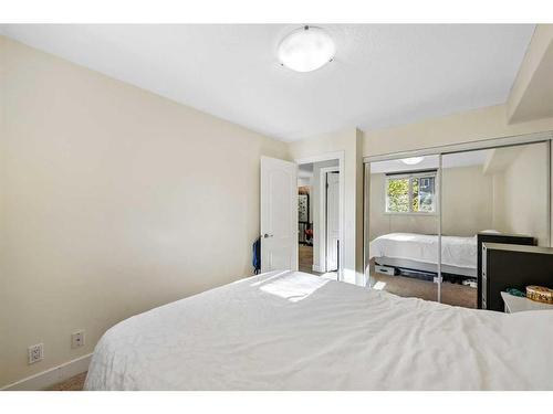 208-716 3 Avenue Nw, Calgary, AB - Indoor Photo Showing Bedroom