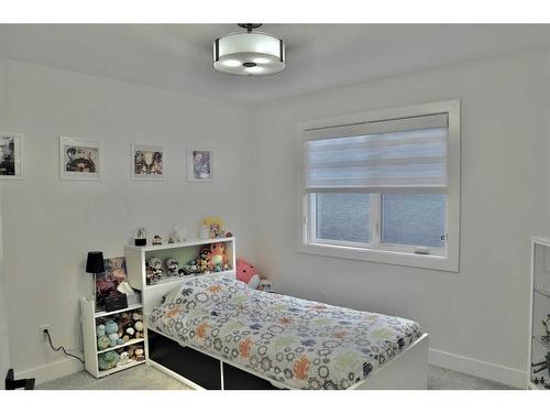 623 27 Avenue Ne, Calgary, AB - Indoor Photo Showing Bedroom