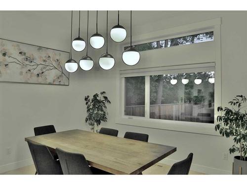 623 27 Avenue Ne, Calgary, AB - Indoor Photo Showing Dining Room