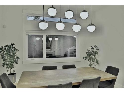 623 27 Avenue Ne, Calgary, AB - Indoor Photo Showing Dining Room