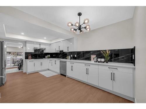 44-1901 Varsity Estates Drive Nw, Calgary, AB - Indoor Photo Showing Kitchen