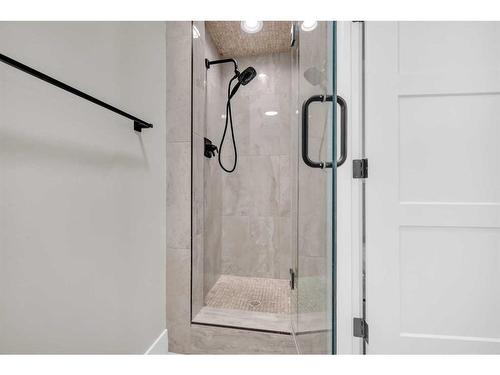 44-1901 Varsity Estates Drive Nw, Calgary, AB - Indoor Photo Showing Bathroom