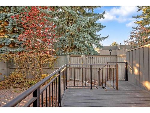 44-1901 Varsity Estates Drive Nw, Calgary, AB - Outdoor