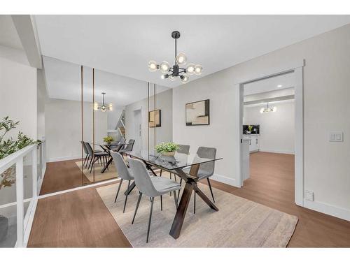 44-1901 Varsity Estates Drive Nw, Calgary, AB - Indoor Photo Showing Dining Room