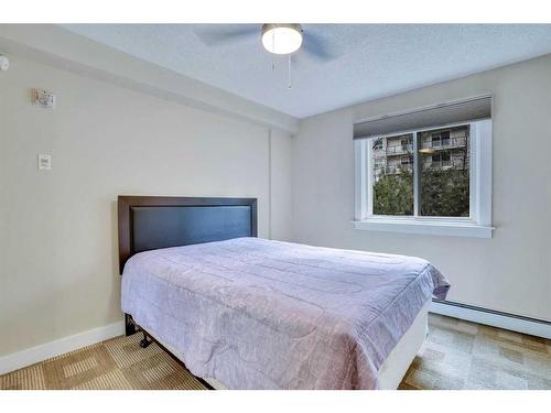 102-812 14 Avenue Sw, Calgary, AB - Indoor Photo Showing Bedroom