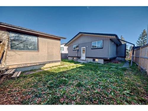 28 Bedford Circle Ne, Calgary, AB - Outdoor With Exterior