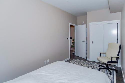 224-305 18 Avenue Sw, Calgary, AB - Indoor Photo Showing Bedroom