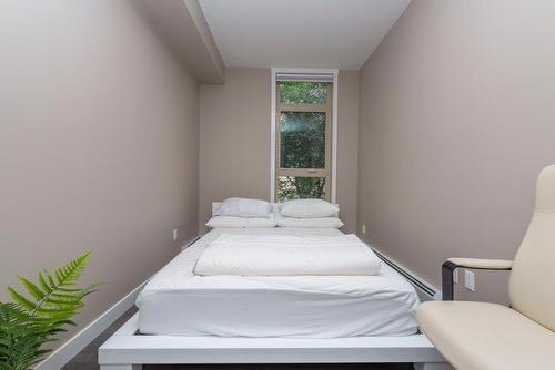 224-305 18 Avenue Sw, Calgary, AB - Indoor Photo Showing Bedroom