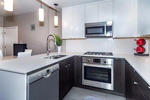 224-305 18 Avenue Sw, Calgary, AB - Indoor Photo Showing Kitchen With Stainless Steel Kitchen With Double Sink With Upgraded Kitchen