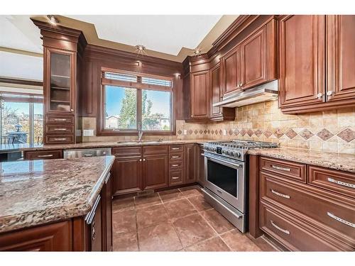 115 Westridge Crescent Sw, Calgary, AB - Indoor Photo Showing Kitchen With Upgraded Kitchen