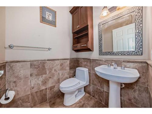 115 Westridge Crescent Sw, Calgary, AB - Indoor Photo Showing Bathroom