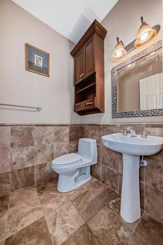 115 Westridge Crescent Sw, Calgary, AB - Indoor Photo Showing Bathroom