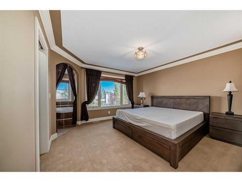 115 Westridge Crescent Sw, Calgary, AB - Indoor Photo Showing Bedroom