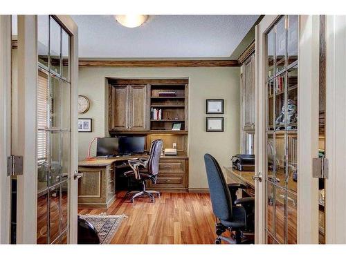 115 Westridge Crescent Sw, Calgary, AB - Indoor Photo Showing Office