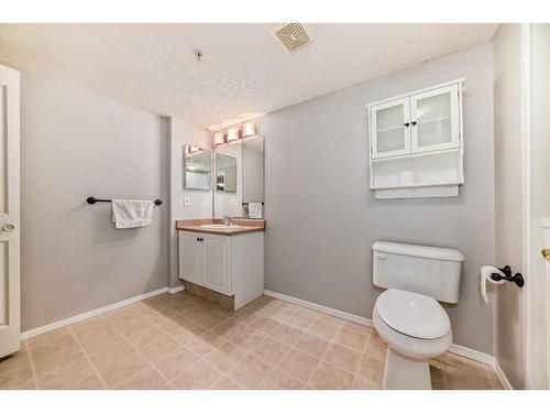 109-550 Prominence Rise Sw, Calgary, AB - Indoor Photo Showing Bathroom