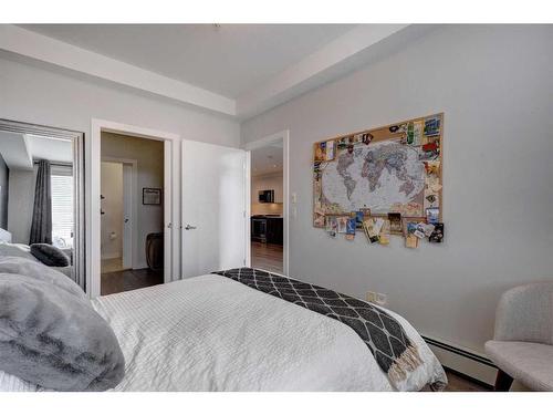 301-1526 9 Avenue Se, Calgary, AB - Indoor Photo Showing Bedroom