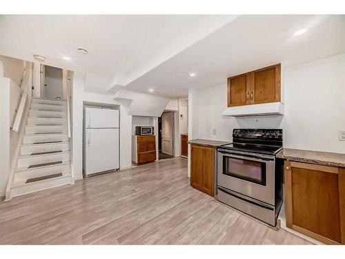 127 Sunmills Place Se, Calgary, AB - Indoor Photo Showing Kitchen