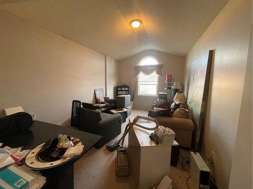 117 Taravista Way Ne, Calgary, AB - Indoor Photo Showing Living Room