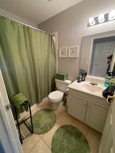 117 Taravista Way Ne, Calgary, AB - Indoor Photo Showing Bathroom