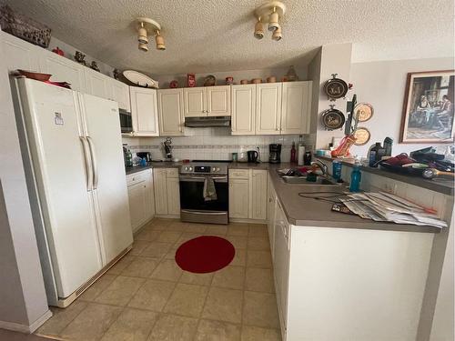 117 Taravista Way Ne, Calgary, AB - Indoor Photo Showing Kitchen