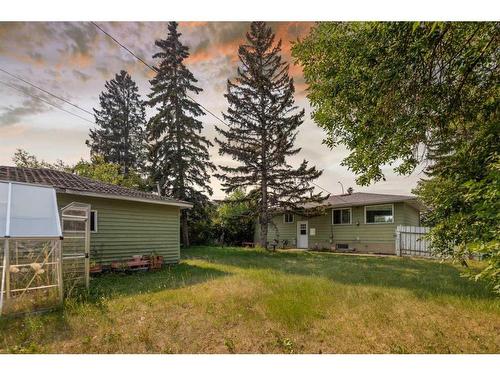 4503 Richmond Road Sw, Calgary, AB - Outdoor