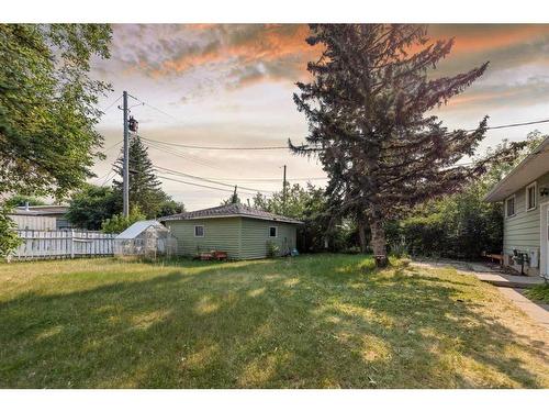 4503 Richmond Road Sw, Calgary, AB - Outdoor