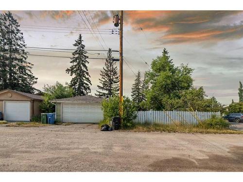 4503 Richmond Road Sw, Calgary, AB - Outdoor