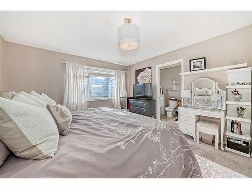 70 Chapala Grove Se, Calgary, AB - Indoor Photo Showing Bedroom