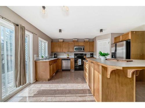 70 Chapala Grove Se, Calgary, AB - Indoor Photo Showing Kitchen