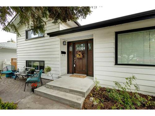 8416 7 Street Sw, Calgary, AB - Outdoor With Exterior