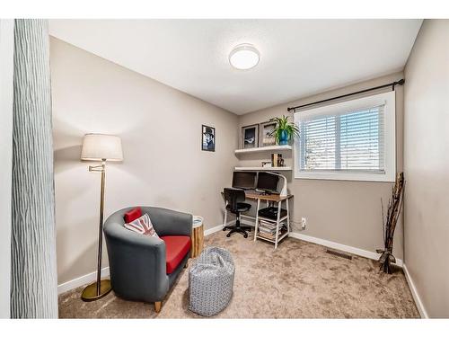 312-9930 Bonaventure Drive Se, Calgary, AB - Indoor