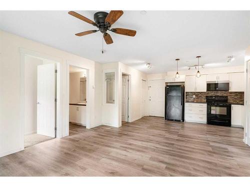 3208-279 Copperpond Common Se, Calgary, AB - Indoor Photo Showing Kitchen