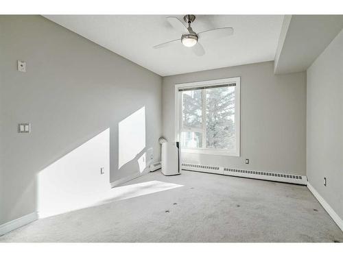 309-3101 34 Avenue Nw, Calgary, AB - Indoor Photo Showing Other Room