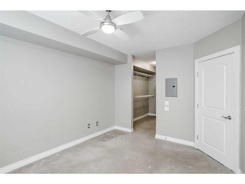 309-3101 34 Avenue Nw, Calgary, AB - Indoor Photo Showing Other Room