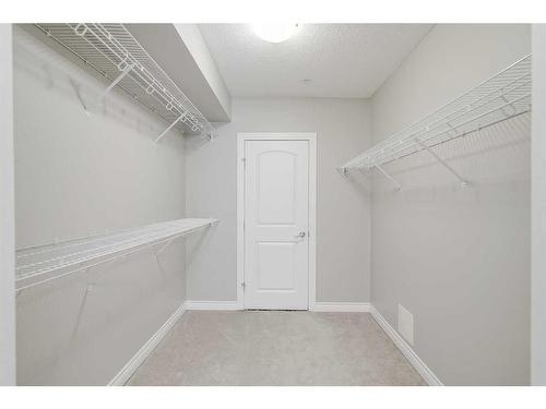 309-3101 34 Avenue Nw, Calgary, AB - Indoor With Storage