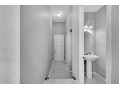 73 Cityside Way Ne, Calgary, AB - Indoor Photo Showing Bathroom