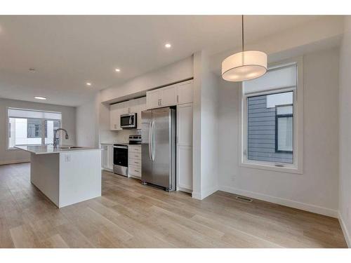 8542 19 Avenue Se, Calgary, AB - Indoor Photo Showing Kitchen