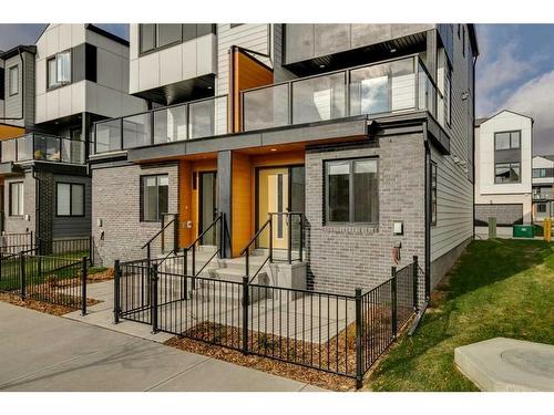 8542 19 Avenue Se, Calgary, AB - Outdoor