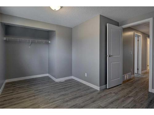 238 Woodmont Court Sw, Calgary, AB - Indoor Photo Showing Other Room