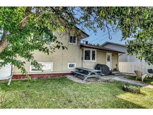 6151 Penworth Road Se, Calgary, AB - Outdoor