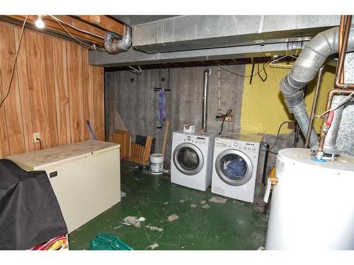 6151 Penworth Road Se, Calgary, AB - Indoor Photo Showing Laundry Room