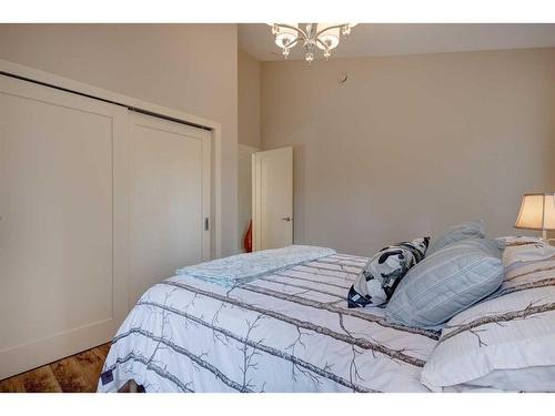 136-5417 Highway 579, Rural Mountain View County, AB - Indoor Photo Showing Bedroom