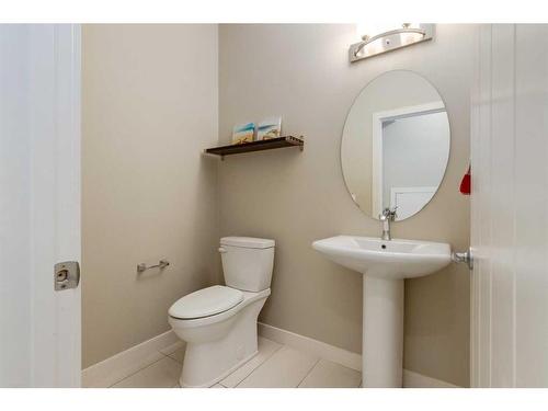 295 Silverado Plains Park Sw, Calgary, AB - Indoor Photo Showing Bathroom