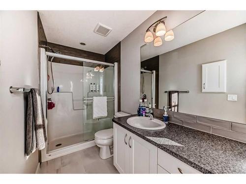 2668 Kings Heights Gate Se, Airdrie, AB - Indoor Photo Showing Bathroom